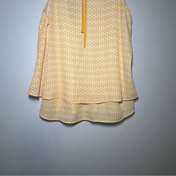 Worthington NWT Layered  Yellow Geometric Print Keyhole Halter Top Size Large - Picture 2 of 8